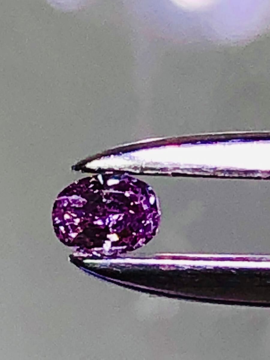 天然fancy purplish pinkーI1 0.082ct中央宝石研究所(CGL)ソーティング付オーバルカット