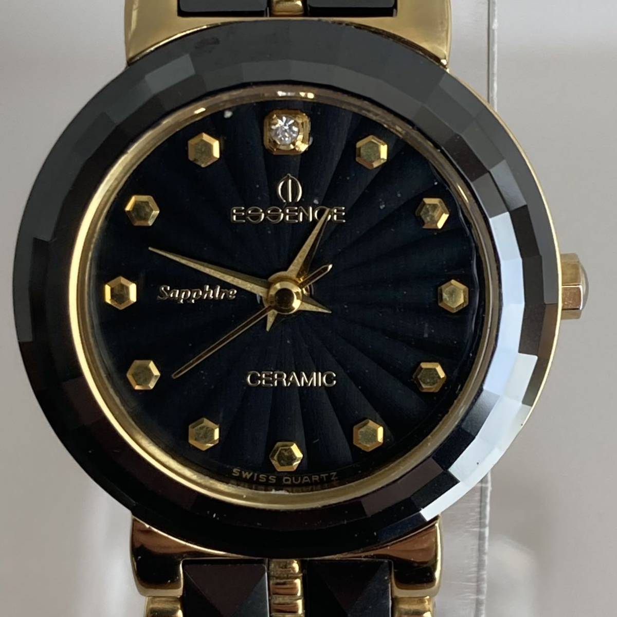 【レア】　スイス製レディース腕時計　エッセンスESSENCE Sapphire Ceramic ES2112L レア　SWISS QUARTZ 黒文字盤 稼働良品　ビンテージ_画像1
