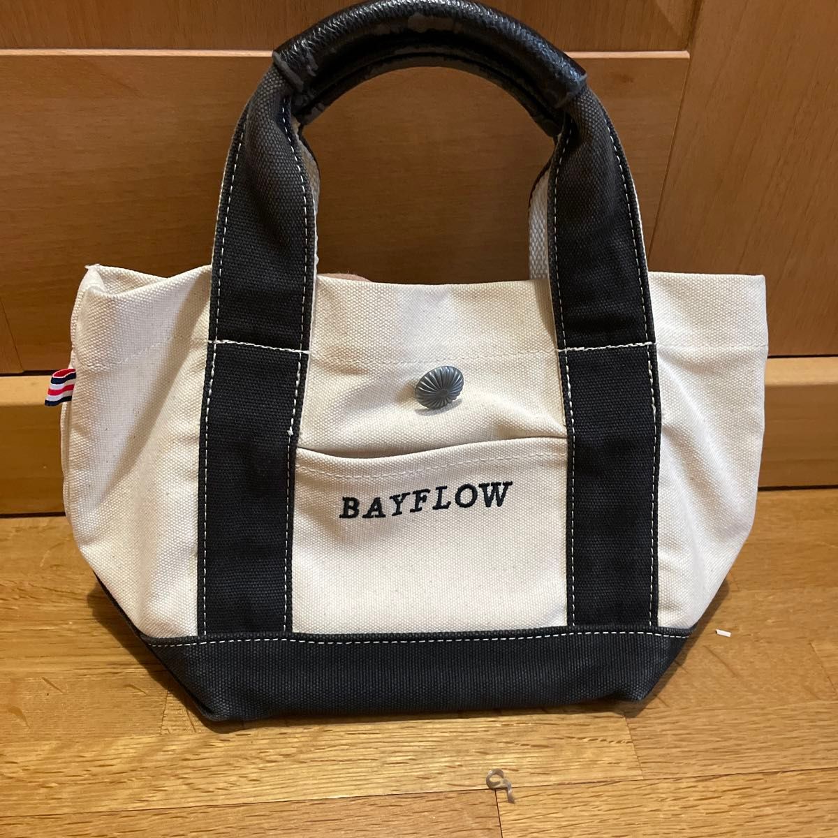 BAYFLOWのミニトートバッグ