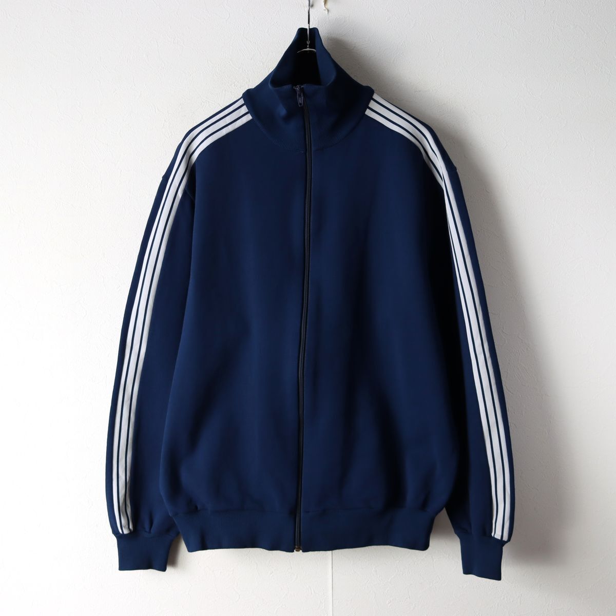 70s80s 西ドイツ製 デサント社 adidas アディダス トラックジャケット ネイビー ロゴなし size 6 (L程度) / 古着 ヴィンテージ_画像2