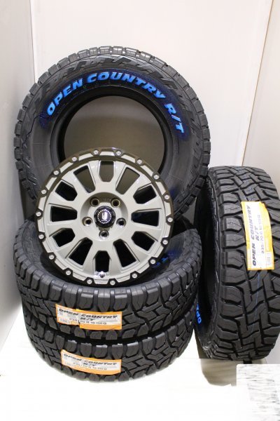 送料無料 AVENTURA オープンカントリー R/T 235/70R16 ４本 セット　新品　未使用　個人宅　配達OK ホワイトレター アヴェンチュラ TOYO_画像1