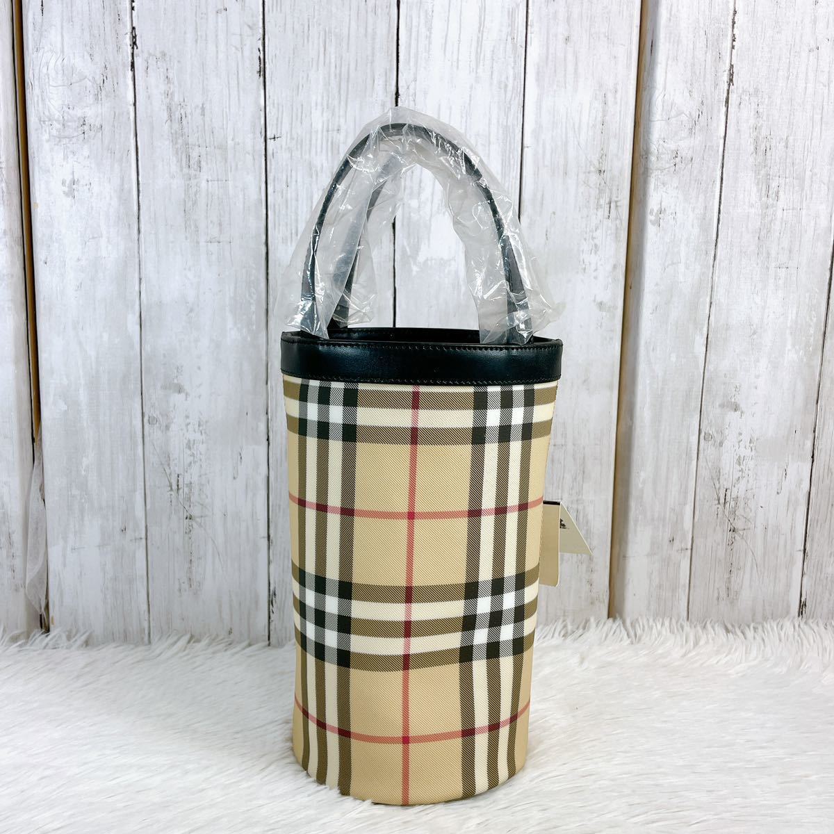 未使用品　BURBERRY バーバリー　バッグ　ハンドバッグ　縦長　筒型_画像2