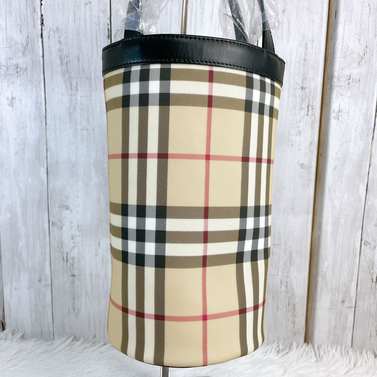 未使用品 BURBERRY バーバリー バッグ ハンドバッグ 縦長 筒型 未使用品 BURBERRY バーバリー バッグ ハンドバッグ 縦長 筒型