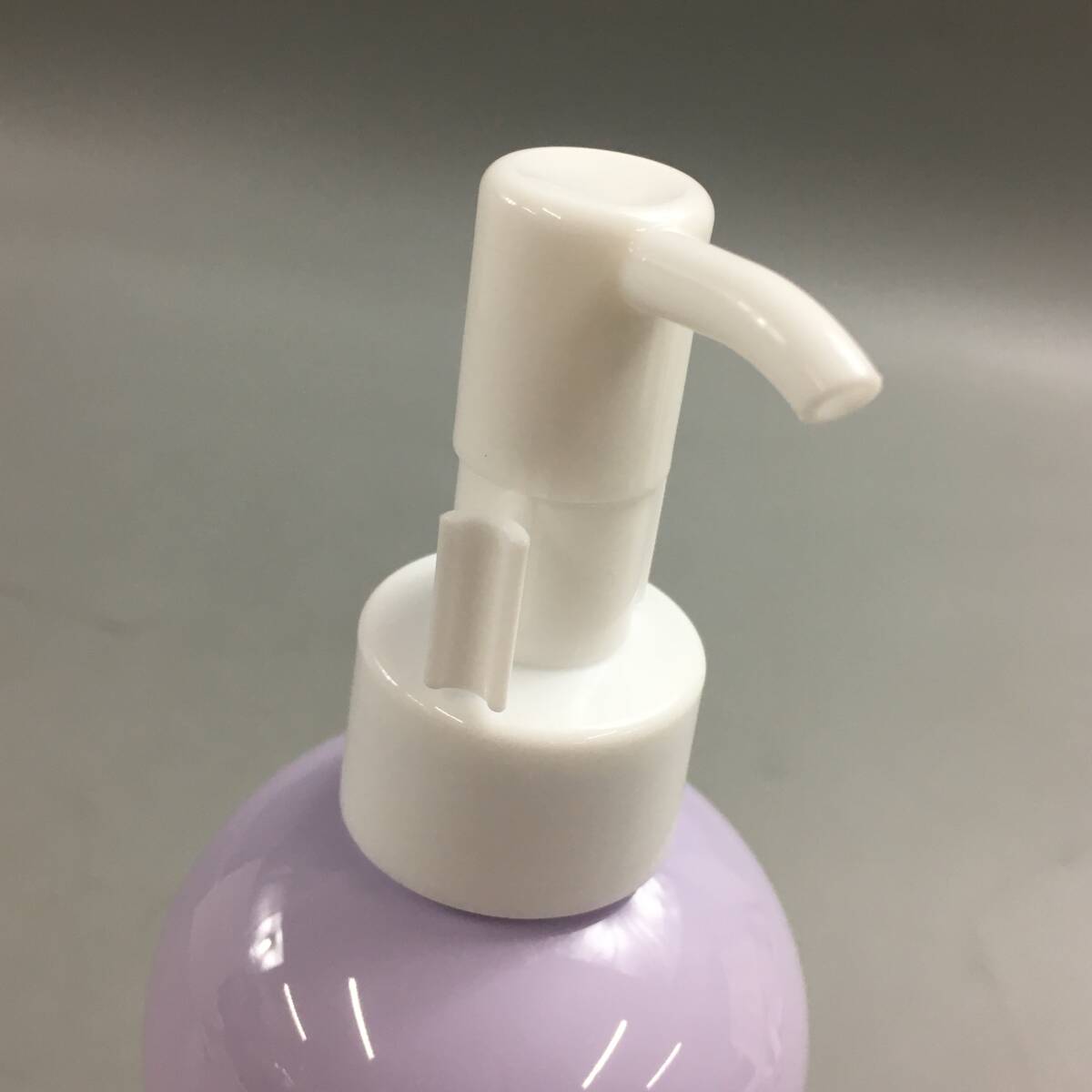 ★D03865【未使用保管品】モイスティーヌコフレ/ボディミルク 250ml/リバイタルセラム ホワイトセラム アクノセラム 各18ml_画像7