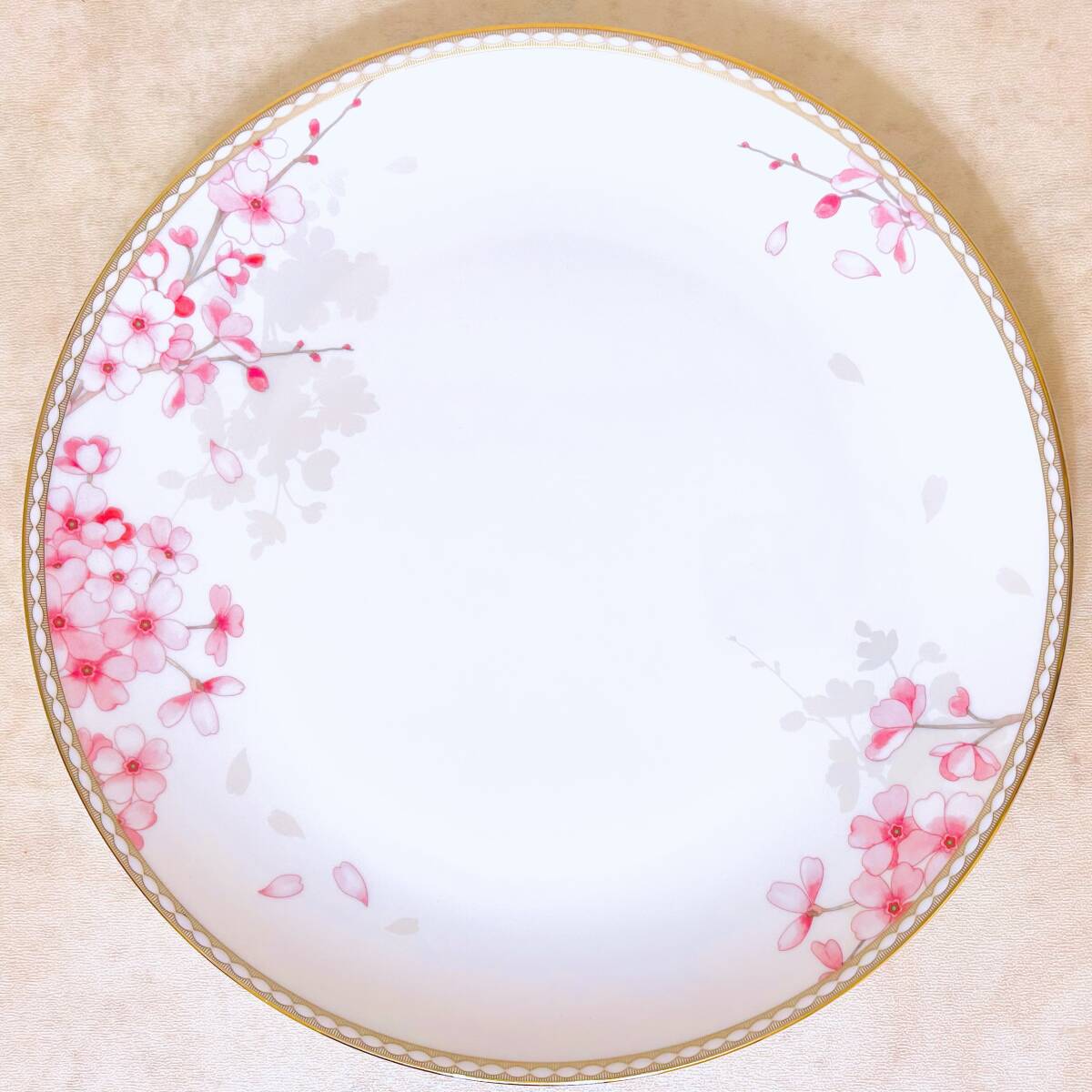 27cmプレート WEDGWOOD スプリングブロッサム ウェッジウッド 桜 ピンク 春 花柄 マイカ　雲母 金彩 ディナープレート 大皿_画像8