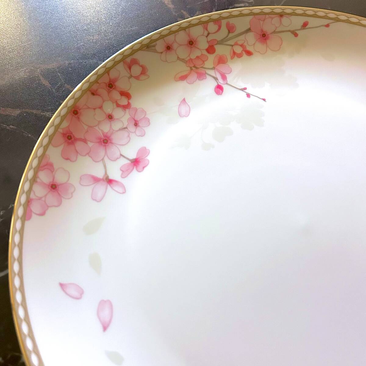 27cmプレート WEDGWOOD スプリングブロッサム ウェッジウッド 桜 ピンク 春 花柄 マイカ　雲母 金彩 ディナープレート 大皿_画像5