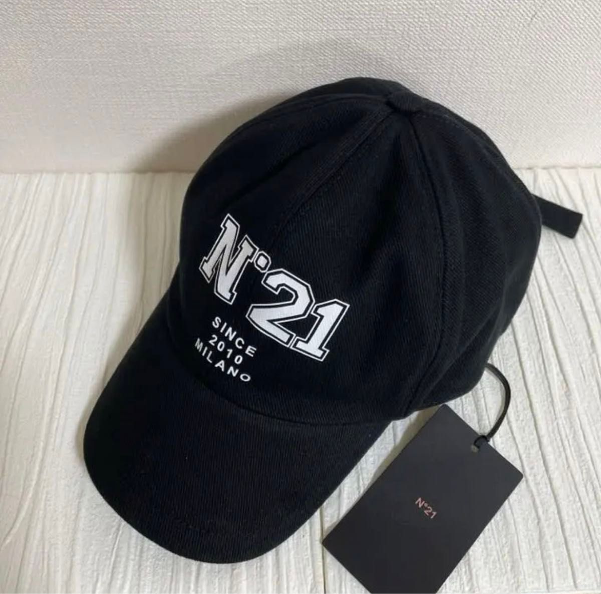新品 未使用 N°21 キャップ 帽子 ブラック ビックロゴキャップ ヌメロヴェントゥーノ 黒