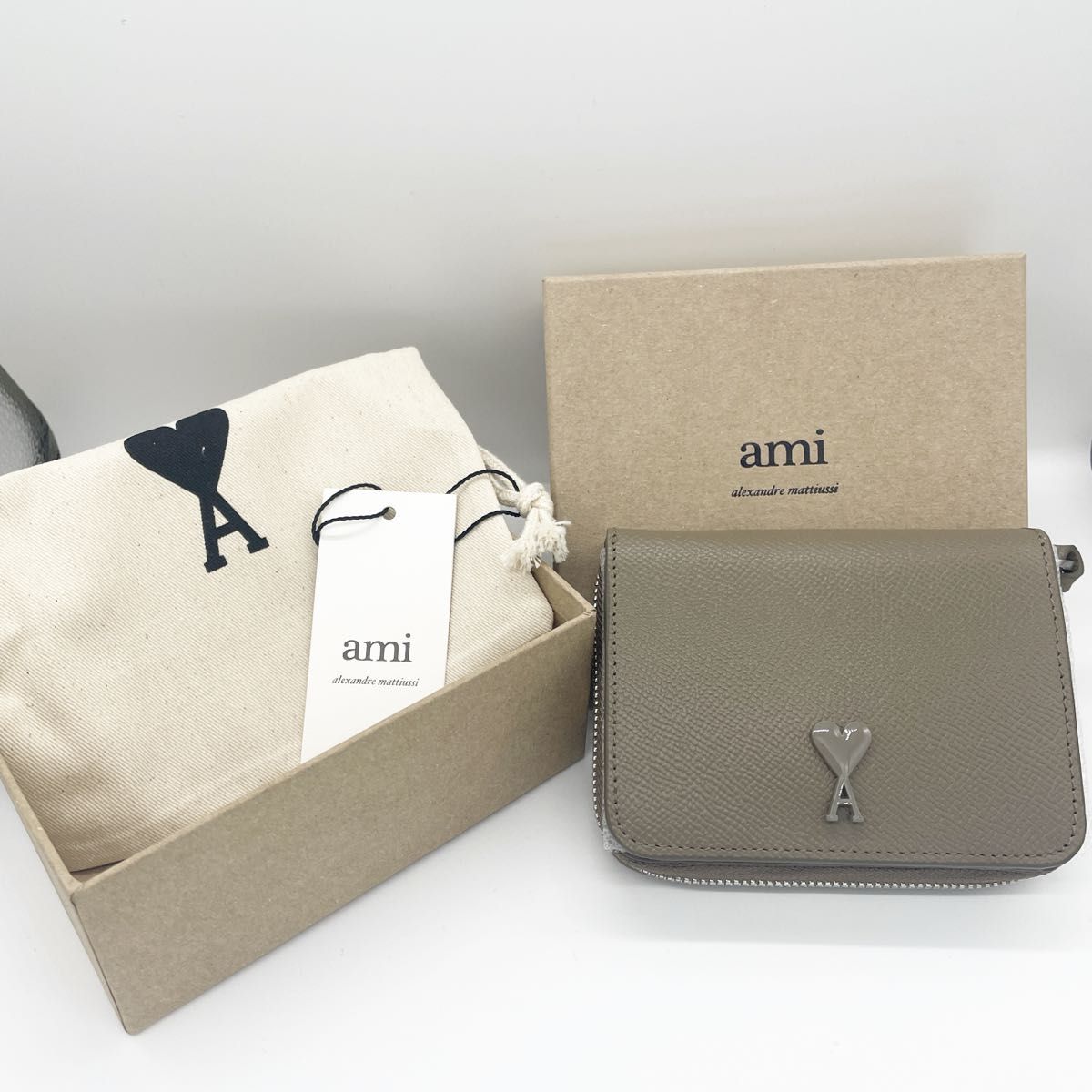 新品 未使用 ami Paris 財布 アミパリス 折りたたみ財布 新品 未使用 ami Paris 財布 アミパリス 折りたたみ財布