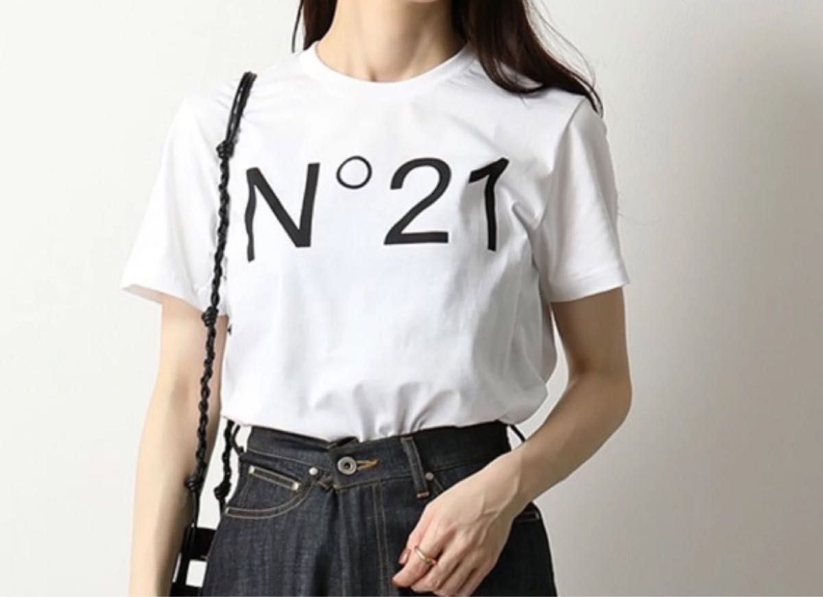 新品 ヌメロヴェントゥーノ n21 Tシャツ 半袖Tシャツ 白 N°21ホワイト　16y ロゴ カットソー