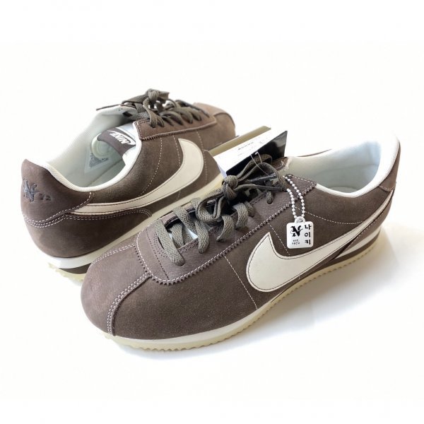 NIKE CORTEZ SE ナイキ コルテッツ FQ8144-237 ブラウン 27.5_画像1