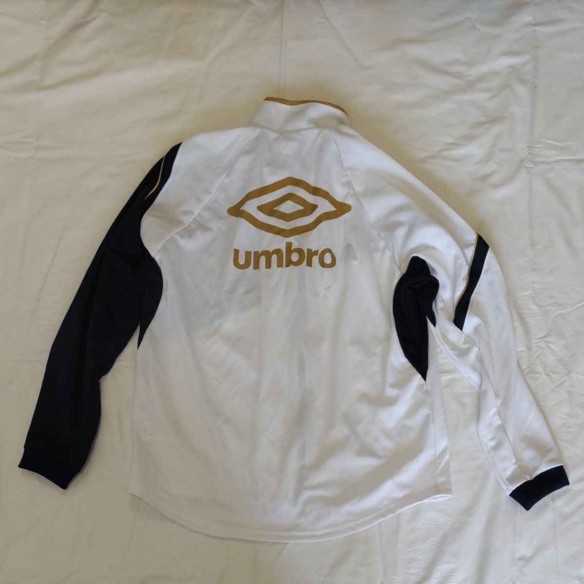 新品 アンブロ(UMBRO) ジュニア 160 トレーニングジャケット ホワイト・ブラック