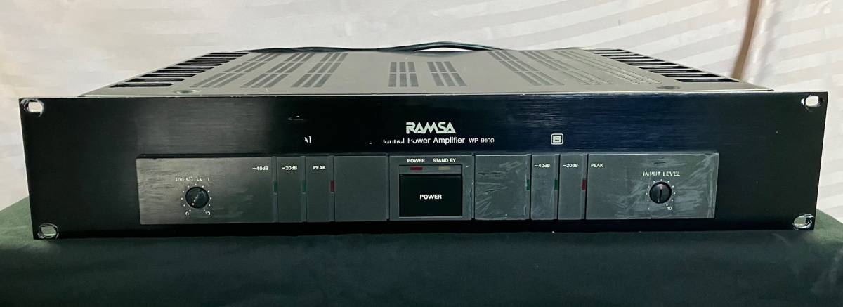 パワーアンプ　RAMSA WP9100　音出ます　ジャンク品　　同様の物が2台あります　　_画像1