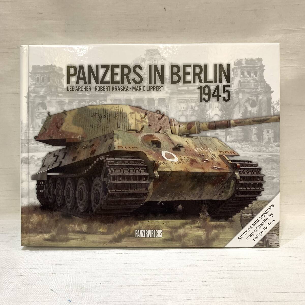 ● PANZERS IN BERLIN 1945 「ベルリンの戦車 1945年」 検) ドイツ 写真集 資料本 洋書 パンツァーインベルリン _画像1