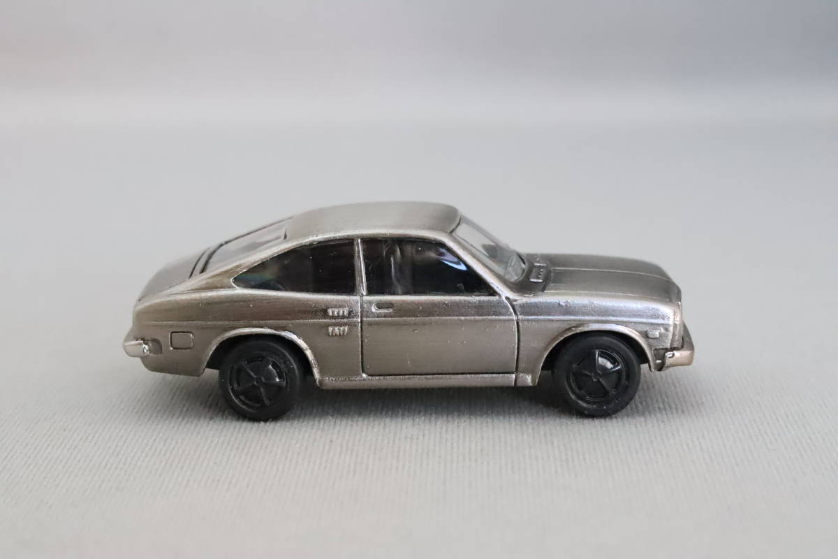 コナミ 絶版名車コレクション D.C.バージョン 日産 サニー 1200 GX-5（B110）1972 いぶし銀　1/64スケール_画像3