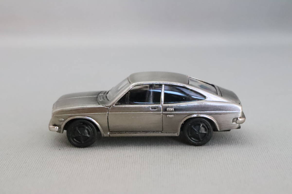 コナミ 絶版名車コレクション D.C.バージョン 日産 サニー 1200 GX-5（B110）1972 いぶし銀　1/64スケール_画像2