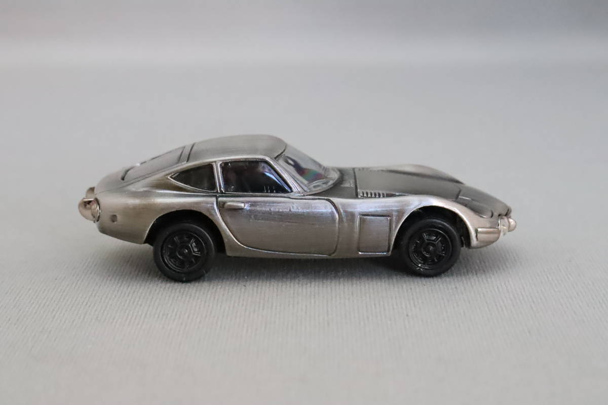 コナミ 絶版名車コレクション D.C.バージョン トヨタ 2000GT（MF10）1967 いぶし銀　1/64スケール_画像3