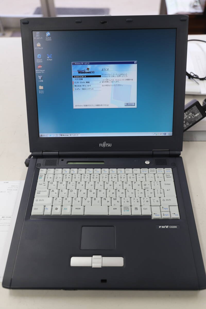 富士通　FMV 830NU Windows98 C8200 celeronM 1.5GHz RAM256MB HDD40GB CDROM 14インチ_画像1