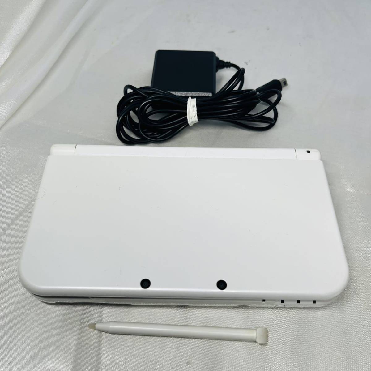 ★1円～ 動作確認済 New NINTENDO 3DSLL 本体 パールホワイト 任天堂 送料全国520円 ニンテンドー Pearl White_画像1