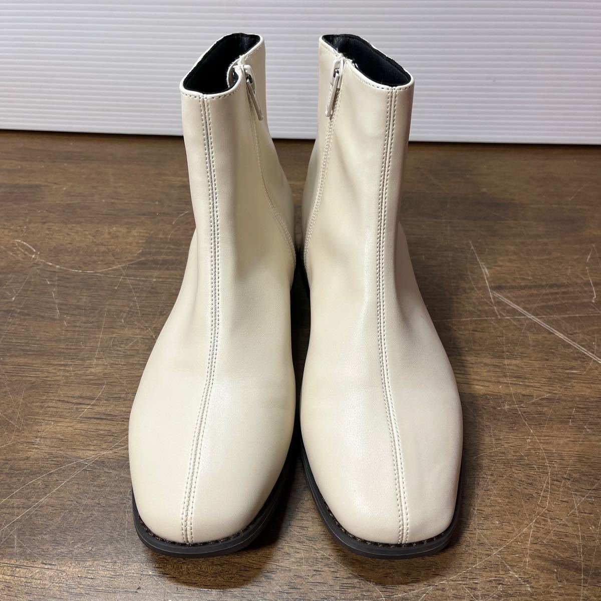 ORiemtaL TRaffic ホワイト 白 Sサイズ 22.5 ショートブーツ 未使用品 ファスナー付き ブーツ_画像2