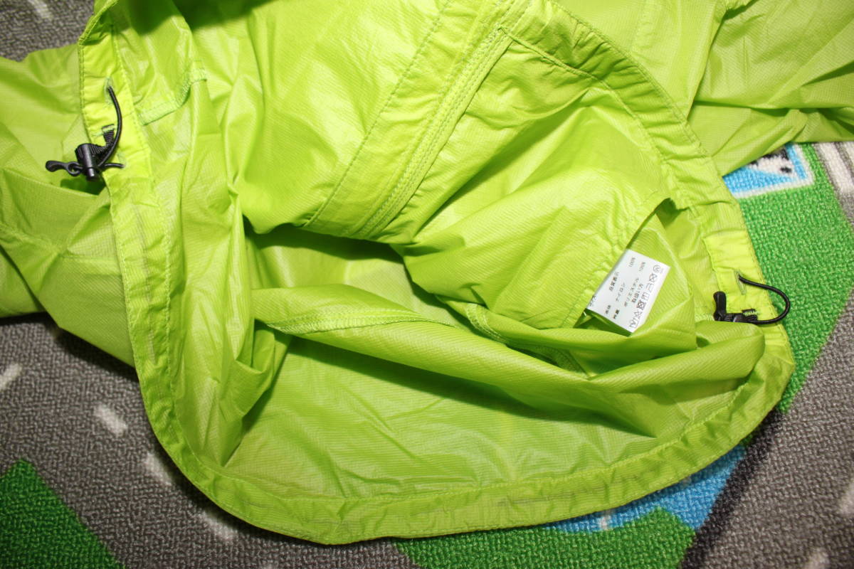 未使用ホールアース　レディースM　Whole Earth　ウインドブレーカージャケット　薄手軽量撥水ストレッチ WE27HN94　緑