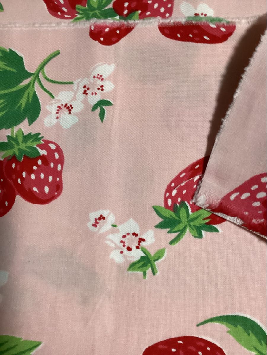 Cath Kidston  いちご  生地幅 74cm × 48cm実寸　ピンク