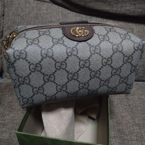 【大人気】グッチ ポーチ GGスプリーム GUCCI　化粧　未使用　美品　ベージュ　バッグ　GG マーモント_画像3