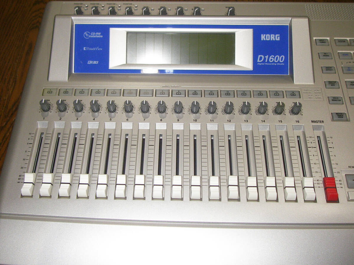 *KORG D1600 DIGITAL RECORDING STUDIO EFFECT MIXER HDD 40GB/ CD/CD-RW*OK!!*MADE in JAPAN*