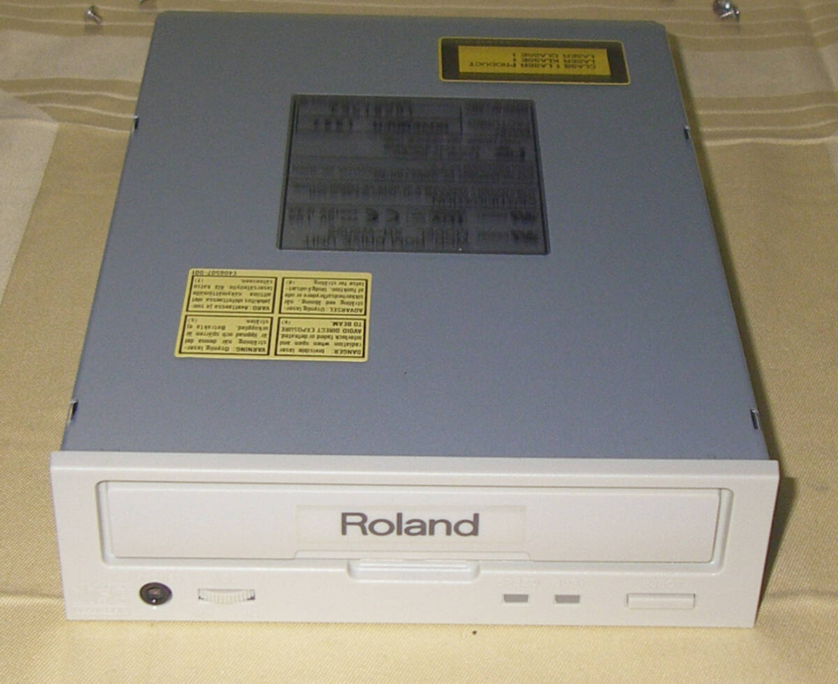 ★Roland WCD-ROM DRIVE UNIT XR-W2022 SCSI 50 PIN★OK!!★MADE in JAPAN★