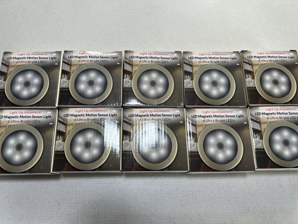 人感センサー ライト 電池式 LEDライト 3Mテープ マグネット 磁石付き １０個セットの画像1