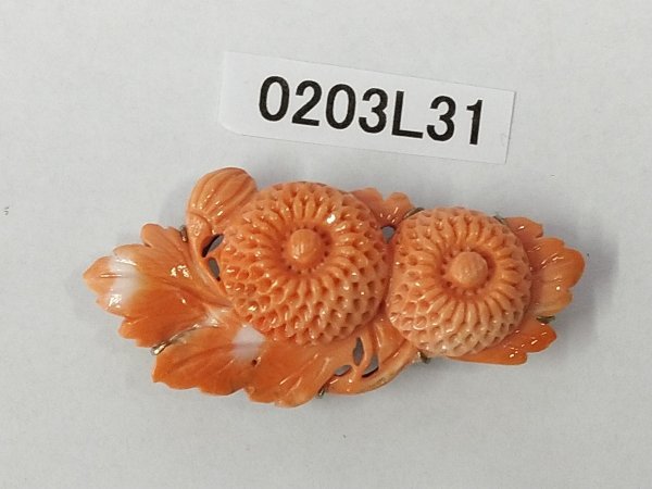 0203L31　本珊瑚　サンゴ　帯留　彫刻品　約12.0ｇ_画像1