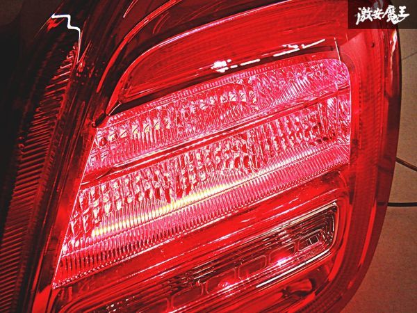 美品!!割れなし 点灯OK! スズキ純正 ZC53S ZC83S スイフト LED テールランプ テールライト 右 右側 RH 220-59360 即納 棚Q1_画像4