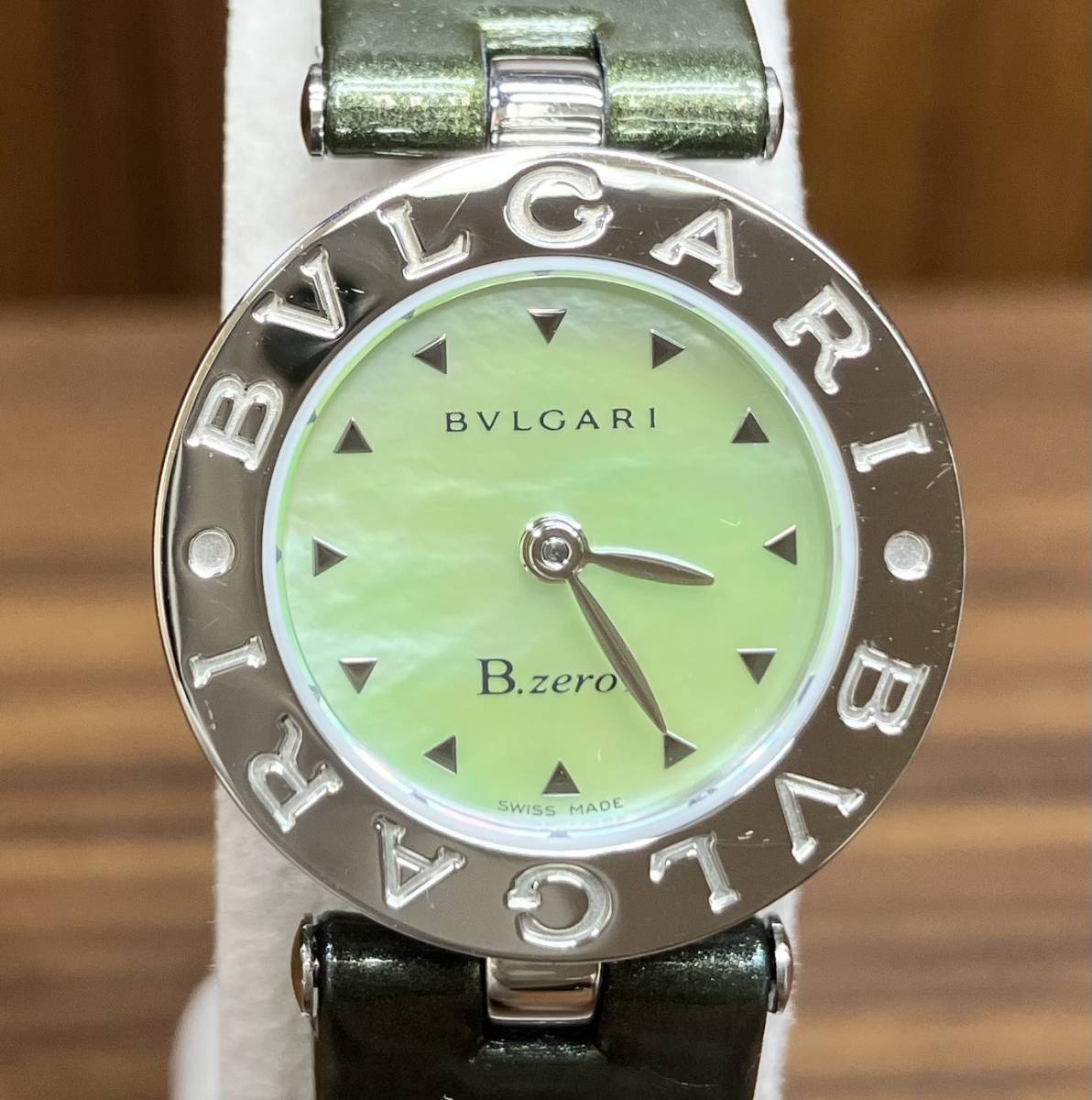 BVLGARI ブルガリ ビーゼロワン クォーツ レディース　腕時計 シェル文字盤 BZ22S