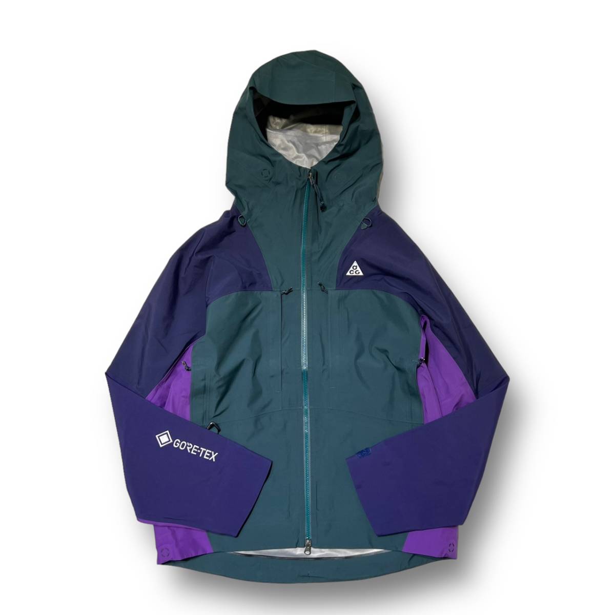 Bibian 比比昂- NIKE ACG Storm-FIT ADV GORE-TEX Misery Ridge Bibian 比比昂- NIKE ACG Storm-FIT ADV GORE-TEX Misery Ridge