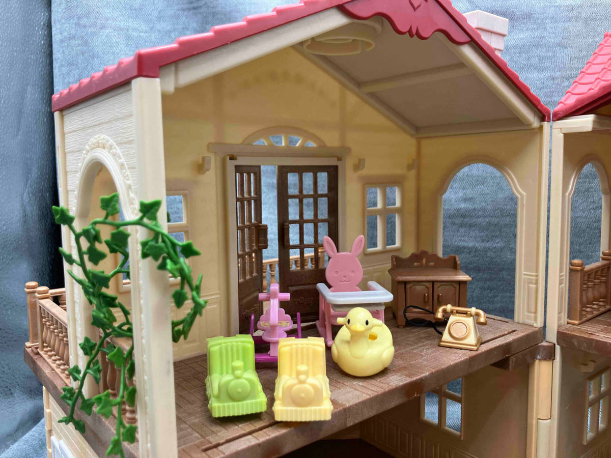ジャンク エポック社 シルバニアファミリー 赤い屋根の大きなお家 人形 家具 他まとめ売り(▲ゆ20-04-09)_画像2