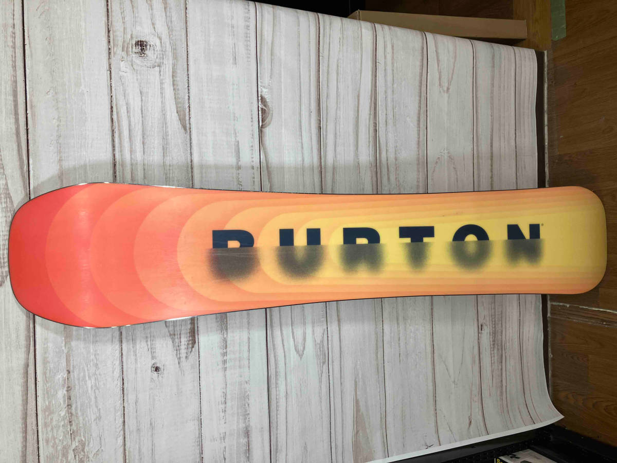 BURTON 2024 CUSTOM FLYING V スノーボード板_画像2