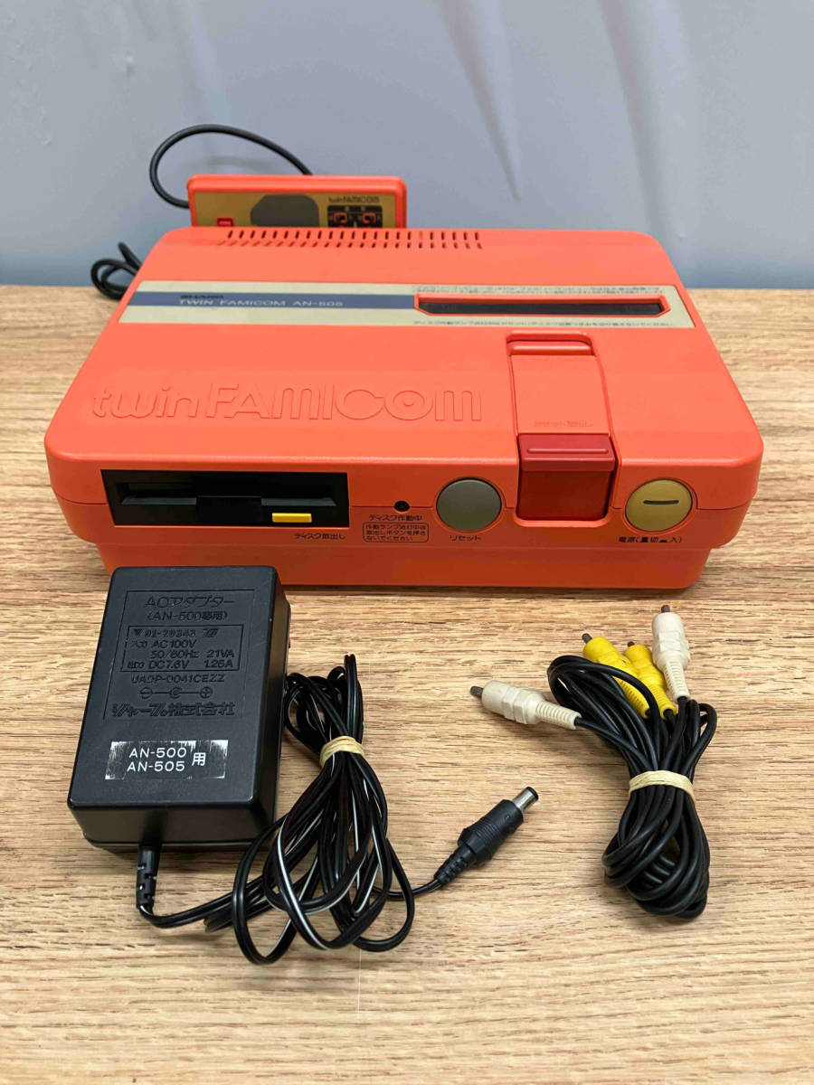 ジャンク ★ SHARP AN-505-RD ツインファミコン 本体＊ジャンク品_画像1