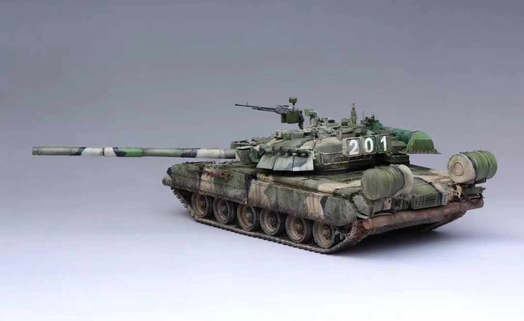 1/35 ロシア陸軍 T-80U 主力戦車 組立塗装済完成品 _画像3
