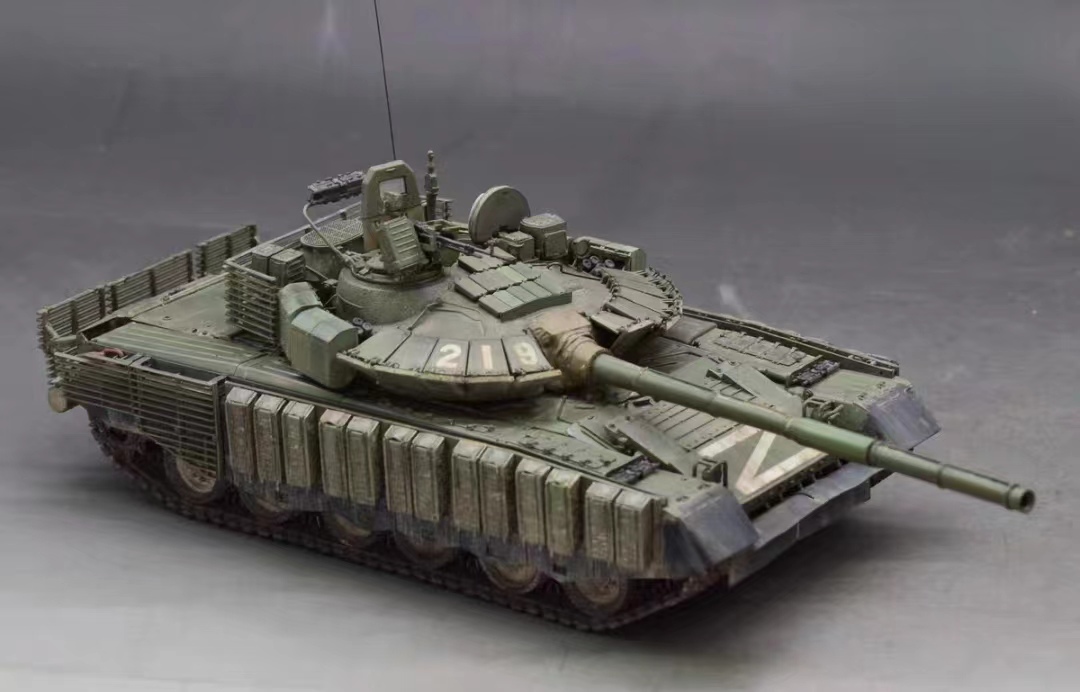 1/35 ロシア陸軍 T80BVM 主力戦車 組立塗装済完成品_画像1