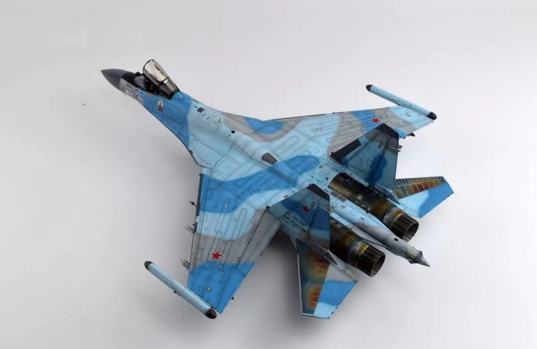 1/48 ロシア空軍 Su-35s 組立塗装済完成品_画像5