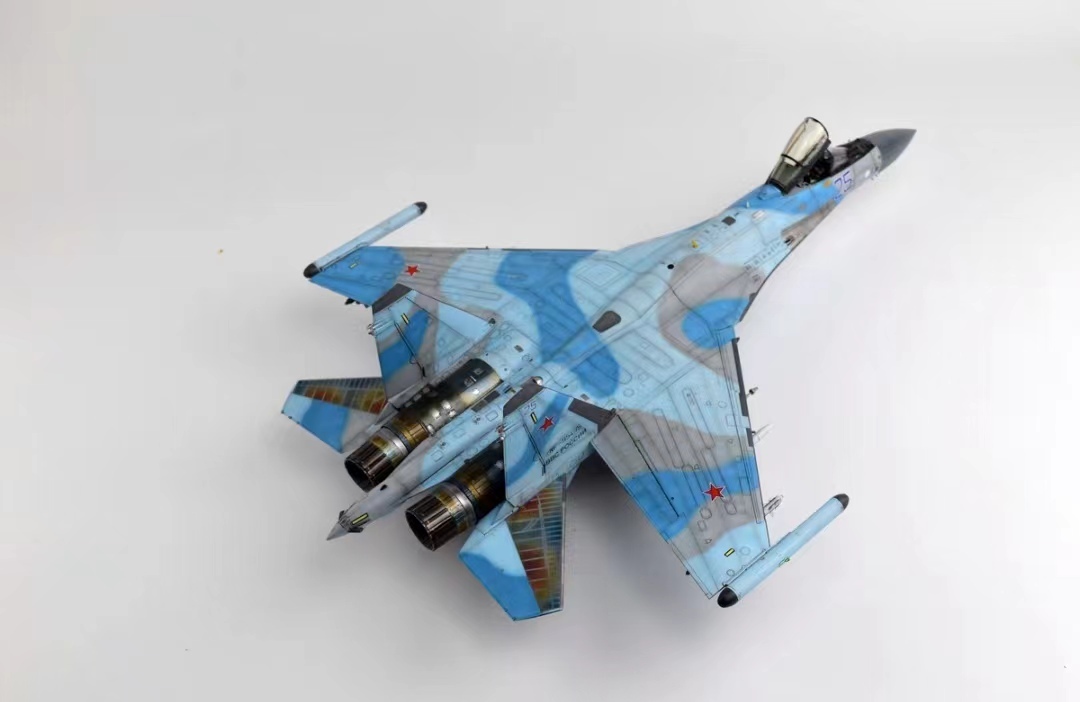 1/48 ロシア空軍 Su-35s 組立塗装済完成品_画像2