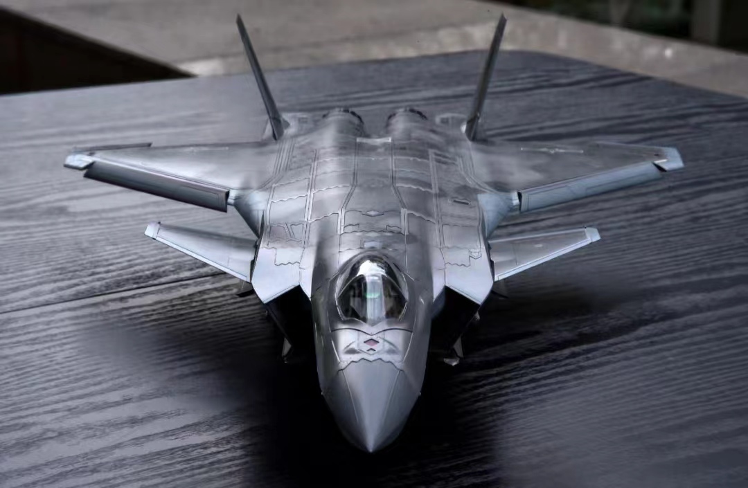 モンモデル 1/48 中国空軍 J-20 ステルス戦闘機 組立塗装済完成 モンモデル 1/48 中国空軍 J-20 ステルス戦闘機 組立塗装済完成