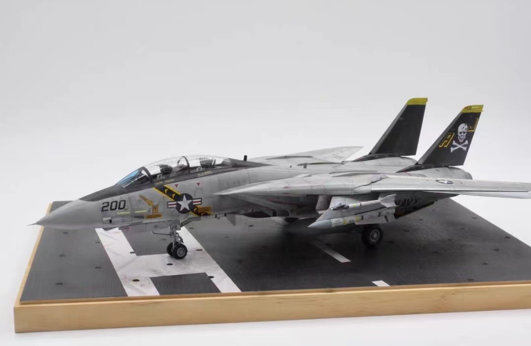 タミヤ 1/48 アメリカ海軍 F-14A トムキャット 組立塗装済完成品 _画像2