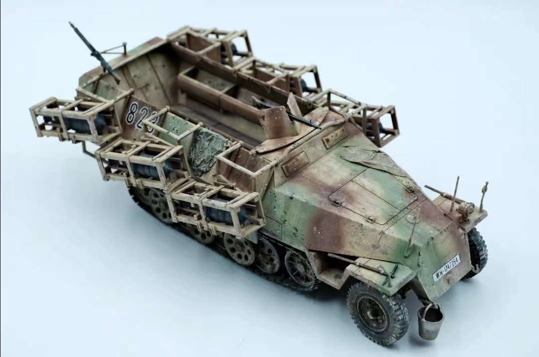 1/35 ドイツ ハノマーク Sd.Kfz. Stuka Zu Fuss 組立塗装済完成品 フィギュア人形2体付き_画像4