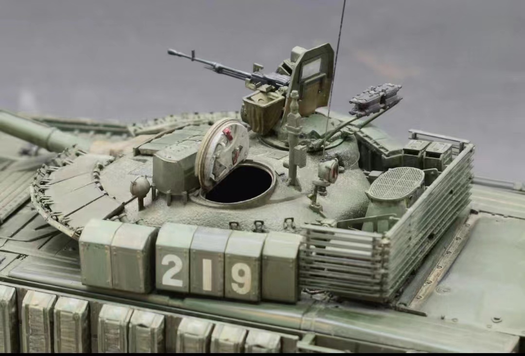 1/35 ロシア陸軍 T80BVM 主力戦車 組立塗装済完成品_画像2