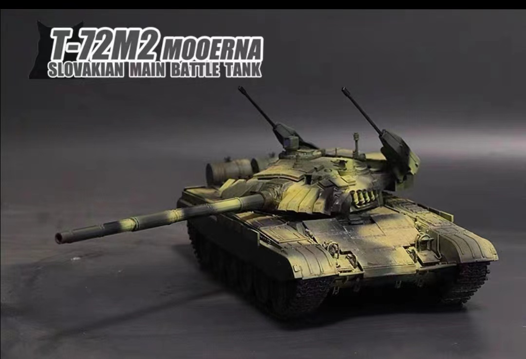 Amusing hobby 1/35s donkey Kia main battle tank T-72M2 construction painted final product 