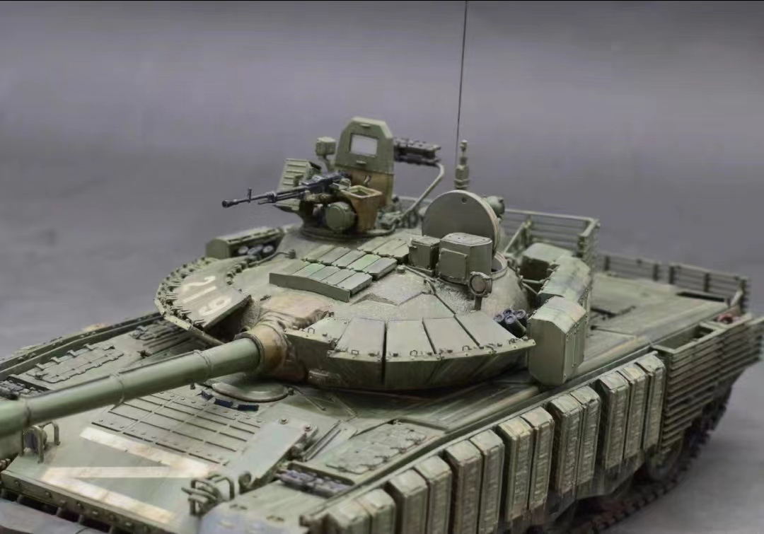 1/35 ロシア陸軍 T80BVM 主力戦車 組立塗装済完成品_画像5