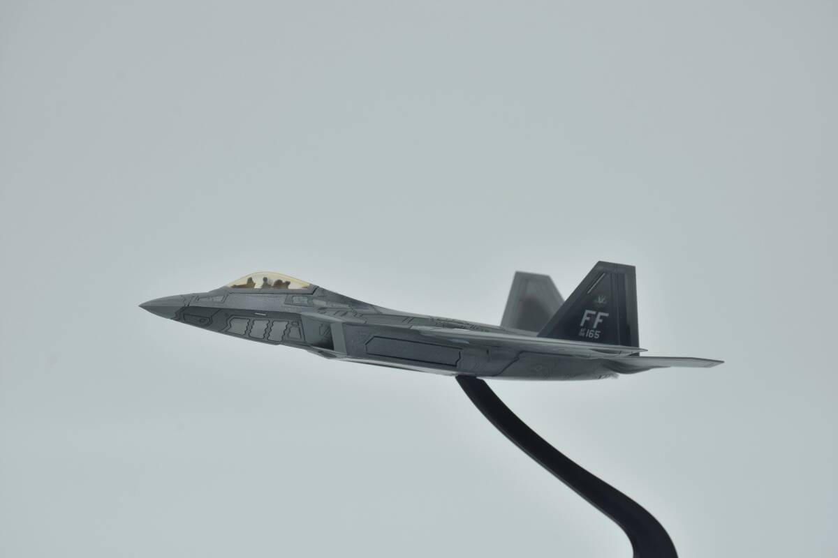 1/144 アメリカ空軍 F-22 組立塗装済完成品_画像1