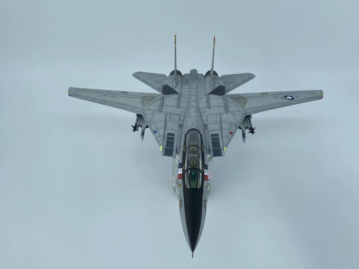 1/72 アメリカ海軍 F-14D トムキャット 組立塗装済完成品_画像1