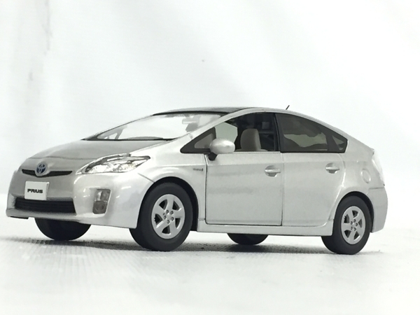 【1円】 TOYOTA PRIUS シルバー メタリック 1/30 スケール 2代目 プリウス ミニカー フィギュア トヨタ 中古 G8482431_画像3