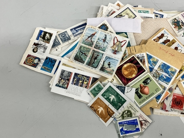 【1円】外国切手 海外切手 レトロ 多数 おまとめ バラ 切手 コレクション ジャンク K8462647の画像2